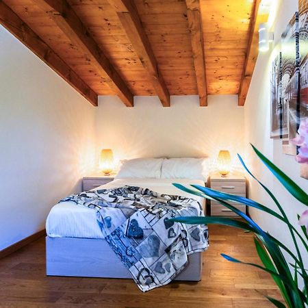 Iseo Lake Villa Con Vista Lago E Piscina Costa Volpino Exterior foto