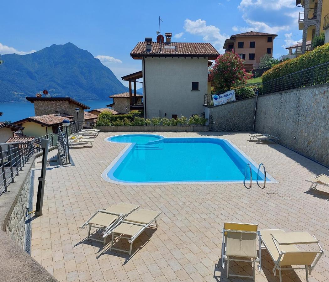 Iseo Lake Villa Con Vista Lago E Piscina Costa Volpino Exterior foto